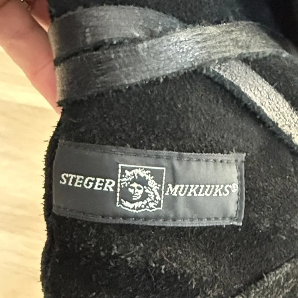 Elegant Black Steger Mukluks Boots - Picture 4 of 6